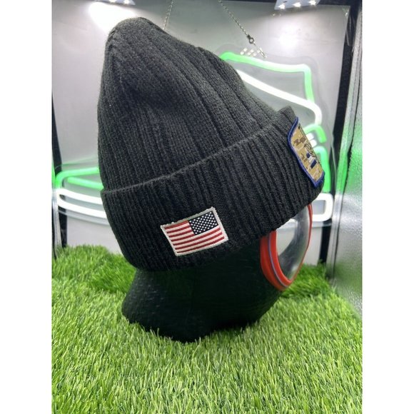 New Era Tennessee Titans NFL 2021 Salute to‎ Service Black Knit Beanie - Picture 3 of 7